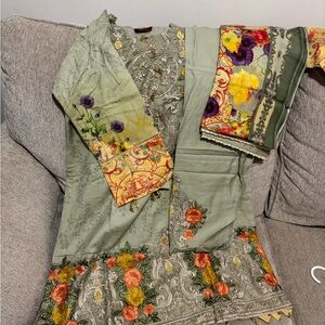 Floral Embroidered Green Kurta
